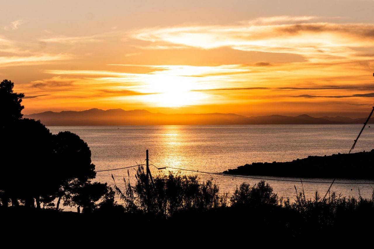 Resort Villa La Perla Sul Mare Leporano Bagian luar foto